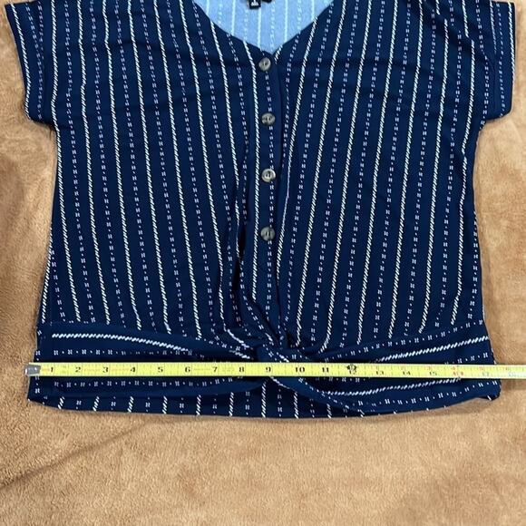 Flower & Feather Blouse Womens Small Blue White - Picture 10 of 14